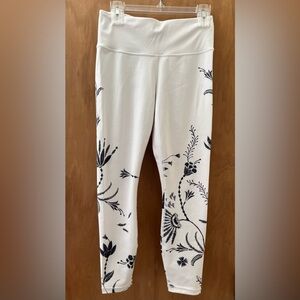 Athleta Elation Wildflower 7/8 Tight White Leggings - S